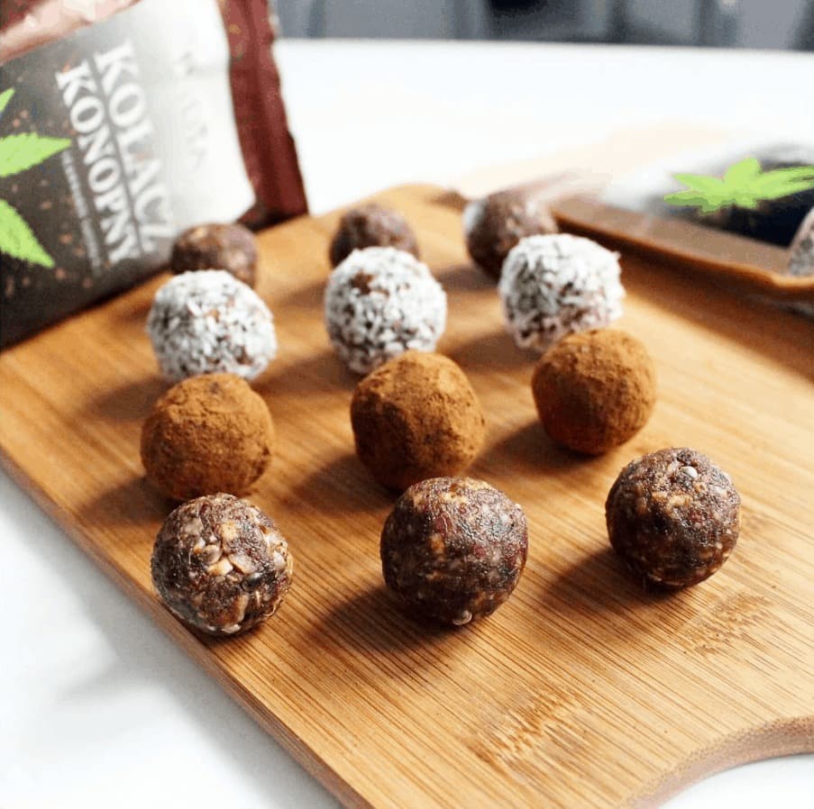 Przękąska w postaci kulek z kołaczem konopnym