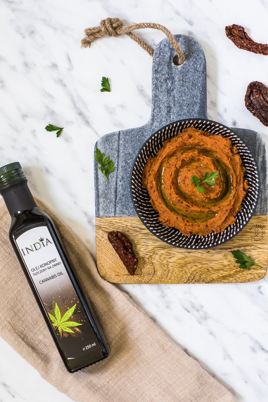 Pasta z Fasoli z suszonymi pomidorami i olejem konopnym